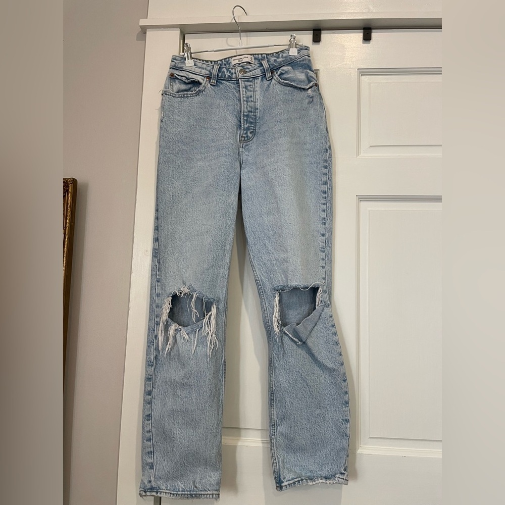 Abercrombie & Fitch The Dad High Rise Curve Love Light Wash Jeans with Holes